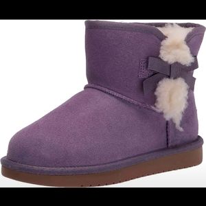 New K Victoria mini UGG boots